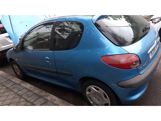 PARAGOLPES TRASERO PEUGEOT 206 2003