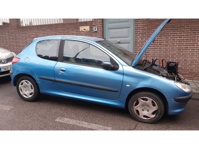 PARAGOLPES TRASERO PEUGEOT 206 2003