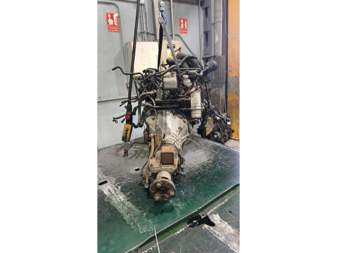 MOTOR CON ACCESORIOS Y CAJA DE CAMBIOS HYUNDAI H100 2000