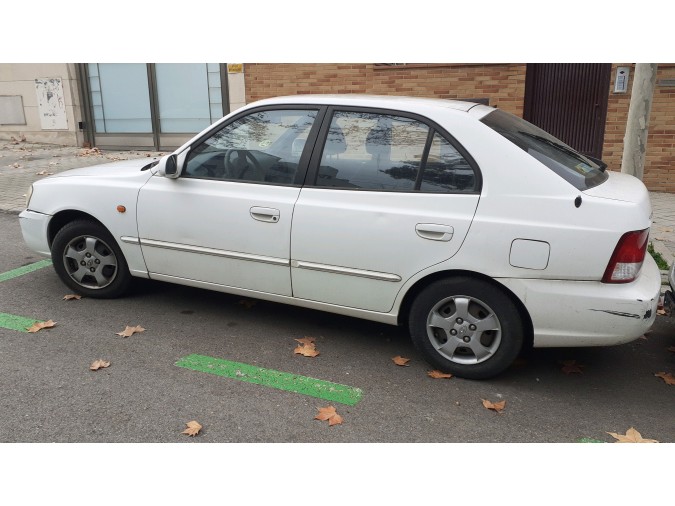 BRAZO SUSPENSION TRASERO DERECHO HYUNDAI ACCENT 2001