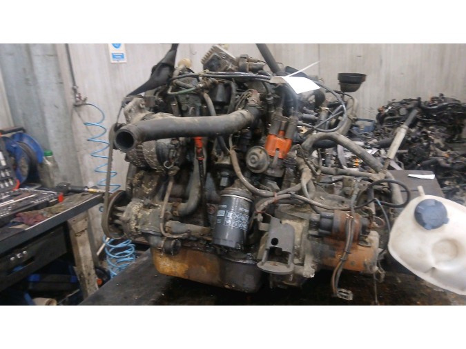 MOTOR CON ACCESORIOS Y CAJA DE CAMBIOS VOLKSWAGEN GOLF 1988