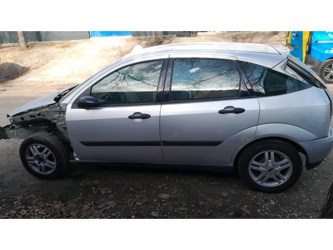 FARO ANTINIEBLA TRASERO IZQUIERDO FORD FOCUS 1999