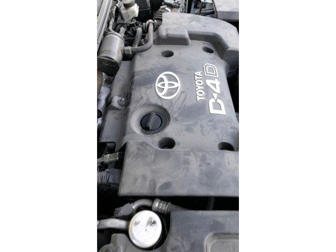 FARO DELANTERO IZQUIERDO TOYOTA AVENSIS 2004