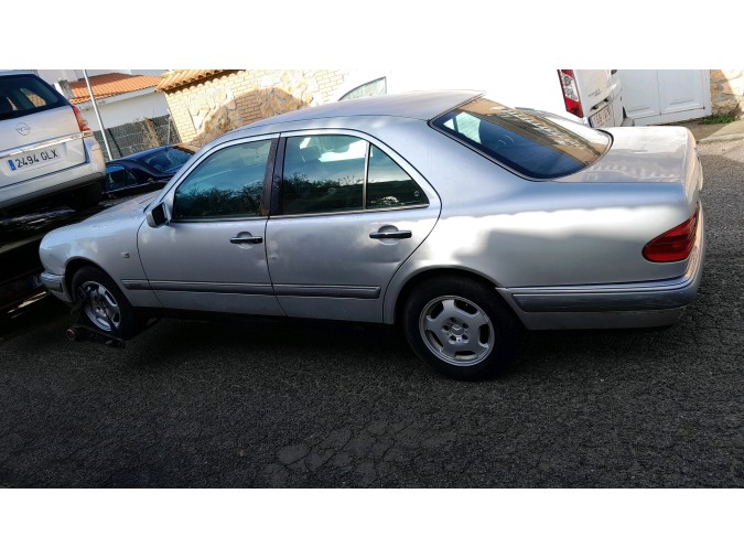 BRAZO SUSPENSION TRASERO IZQUIERDO MERCEDES E 300 D 1996