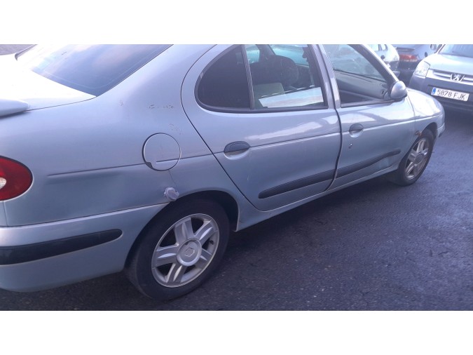 PANEL DELANTERO RENAULT MÉGANE CLASSIC 2001