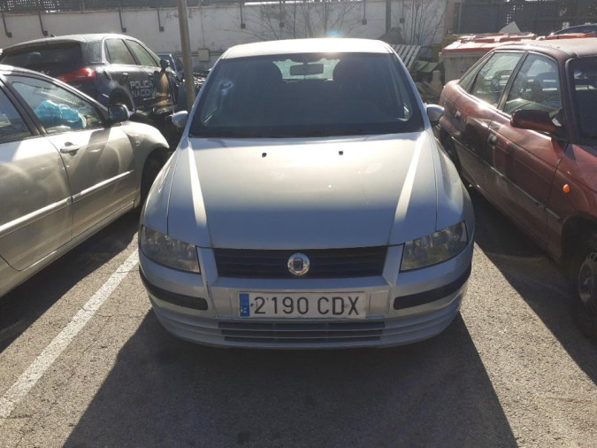 Coche despiece completo FIAT STILO 00150388