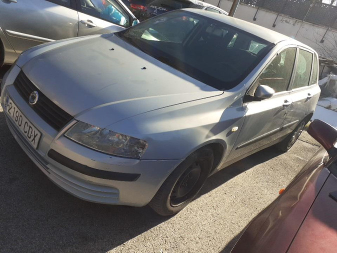 Coche despiece completo FIAT STILO 00150388