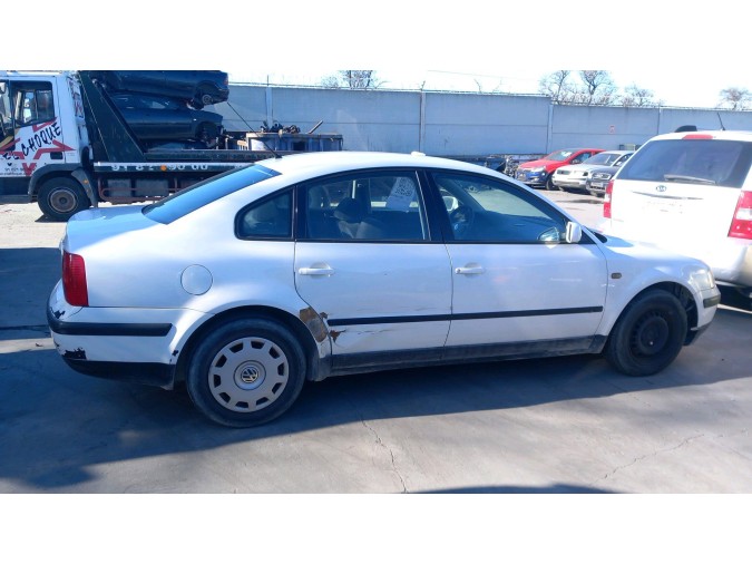 ALETA DELANTERA DERECHA VOLKSWAGEN PASSAT 1998