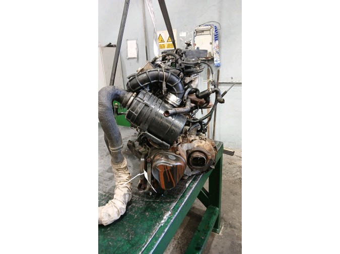 MOTOR CON ACCESORIOS SIN CAJA DE CAMBIOS RENAULT R19 1991