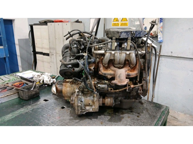 MOTOR CON ACCESORIOS SIN CAJA DE CAMBIOS RENAULT R19 1991