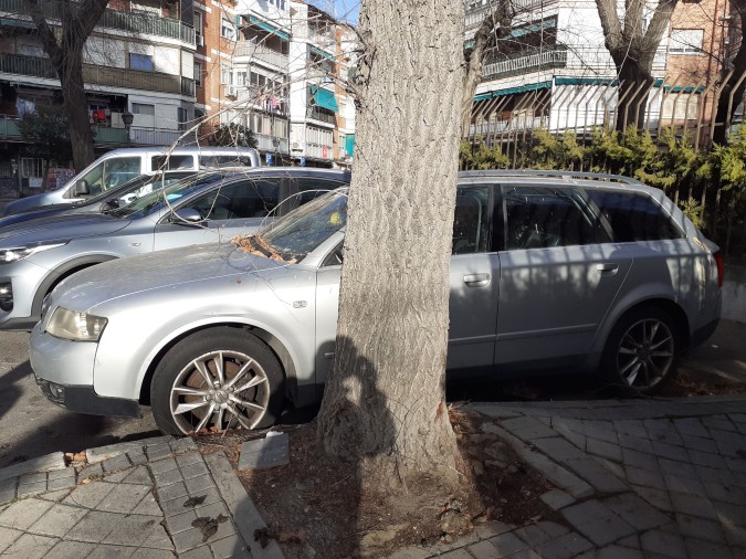 FARO ANTINIEBLA DELANTERO DERECHO AUDI A4 2004