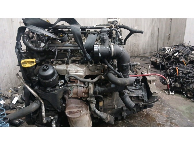 MOTOR CON ACCESORIOS Y CAJA DE CAMBIOS FIAT PUNTO