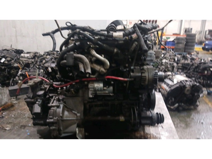 MOTOR CON ACCESORIOS Y CAJA DE CAMBIOS FIAT PUNTO