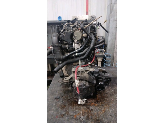 MOTOR CON ACCESORIOS Y CAJA DE CAMBIOS FIAT PUNTO