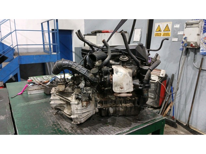 MOTOR CON ACCESORIOS Y CAJA DE CAMBIOS HYUNDAI TRAJET