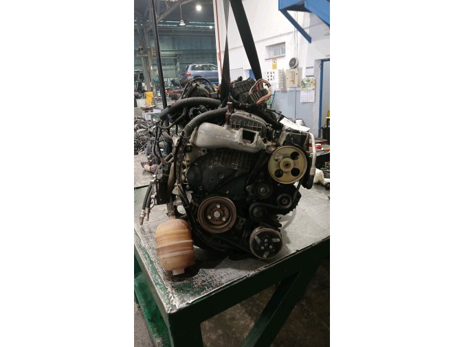 MOTOR CON ACCESORIOS Y CAJA DE CAMBIOS PEUGEOT 206 2006
