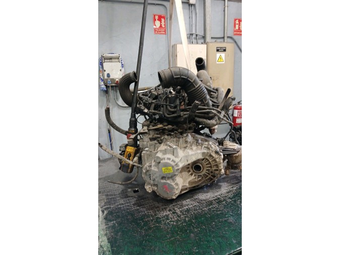 MOTOR CON ACCESORIOS Y CAJA DE CAMBIOS HYUNDAI SANTA FE