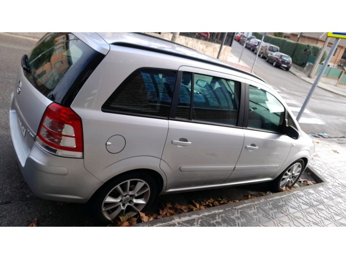 MARCO REPOSABRAZ.CEN OPEL ZAFIRA 2009