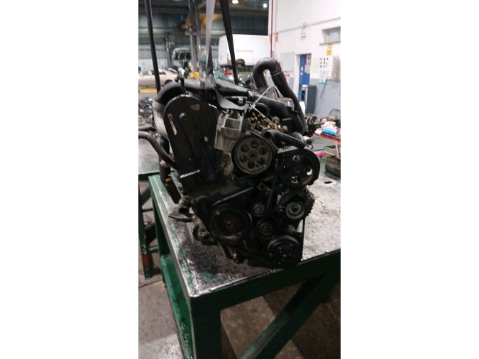 MOTOR CON ACCESORIOS Y CAJA DE CAMBIOS PEUGEOT 306 1996