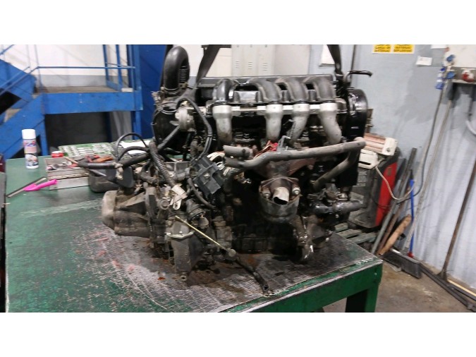 MOTOR CON ACCESORIOS Y CAJA DE CAMBIOS PEUGEOT 306 1996
