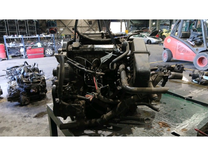MOTOR CON ACCESORIOS SIN CAJA DE CAMBIOS RENAULT LAGUNA 1997