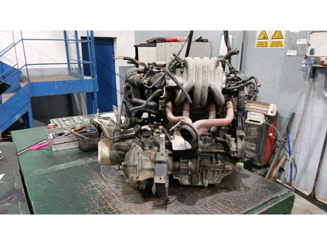 MOTOR CON ACCESORIOS SIN CAJA DE CAMBIOS RENAULT LAGUNA 1997