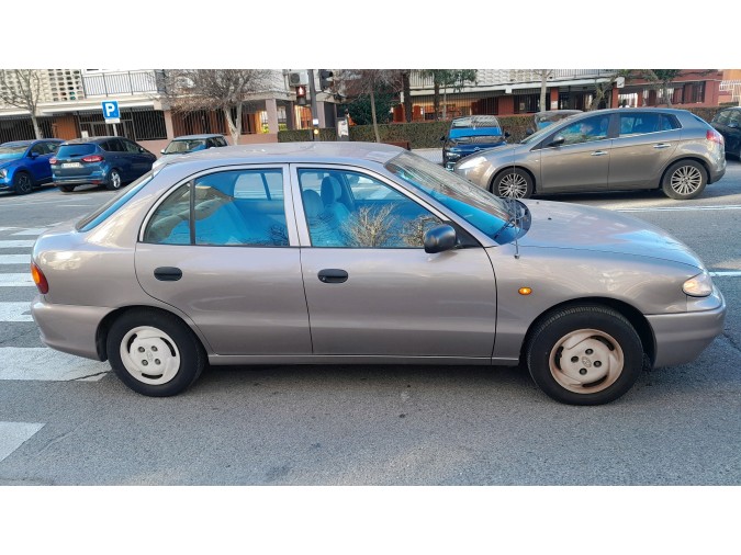 ELEVALUNAS TRASERO DERECHO HYUNDAI ACCENT 1995