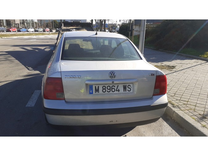PUERTA TRASERA DERECHA VOLKSWAGEN PASSAT 1998
