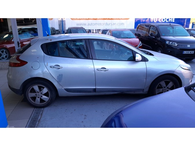 FARO ANTINIEBLA DELANTERO RENAULT MÉGANE 2010