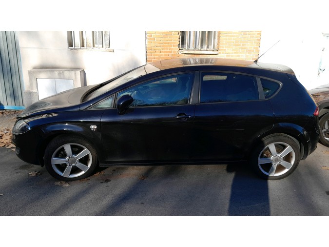rejilla izquierda paragolpe delantero SEAT LEON 2006