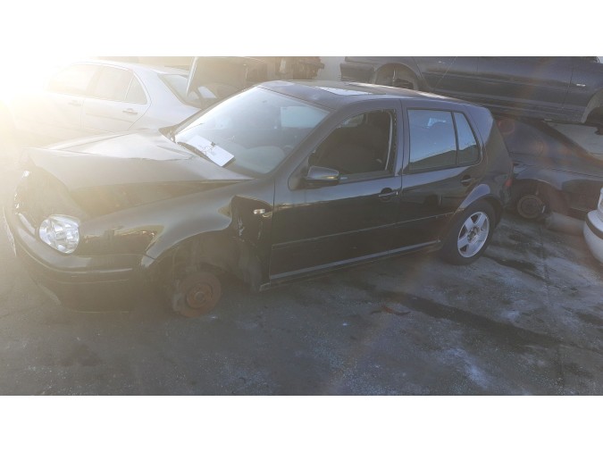 PARAGOLPES TRASERO VOLKSWAGEN GOLF 2001