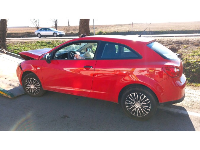 Enganche de cinturón trasero izquierdo SEAT IBIZA 2012