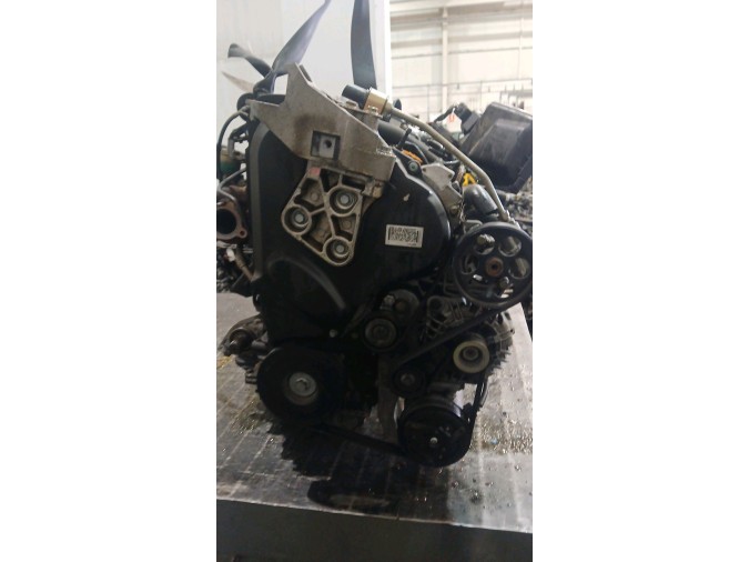 MOTOR CON ACCESORIOS Y CAJA DE CAMBIOS NISSAN PRIMERA 2006