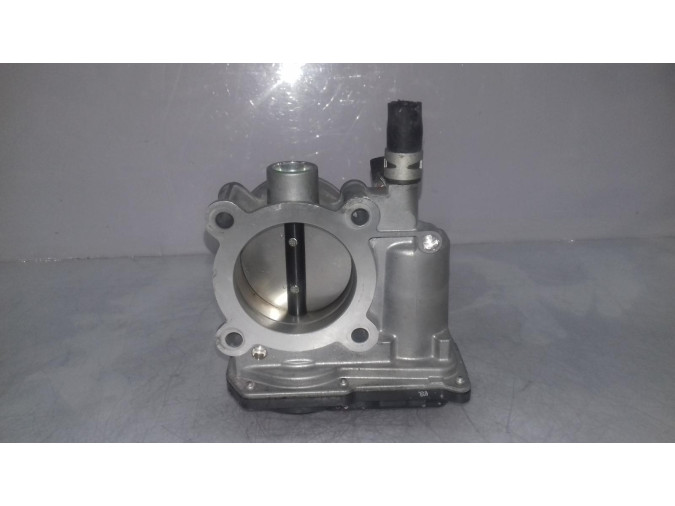 Caja de Mariposas TOYOTA AURIS 2016