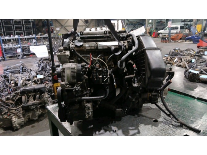MOTOR CON ACCESORIOS SIN CAJA DE CAMBIOS RENAULT LAGUNA 1997