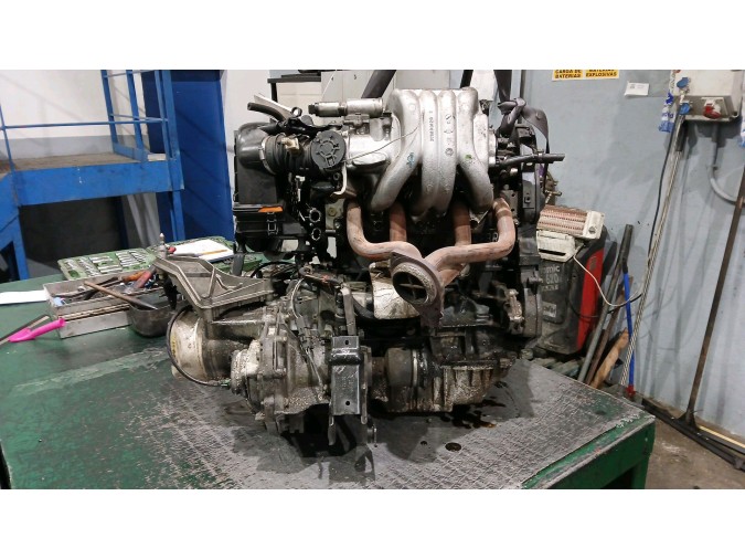 MOTOR CON ACCESORIOS SIN CAJA DE CAMBIOS RENAULT LAGUNA 1997
