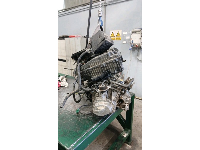 MOTOR CON ACCESORIOS Y CAJA DE CAMBIOS CITROEN XSARA PICASSO