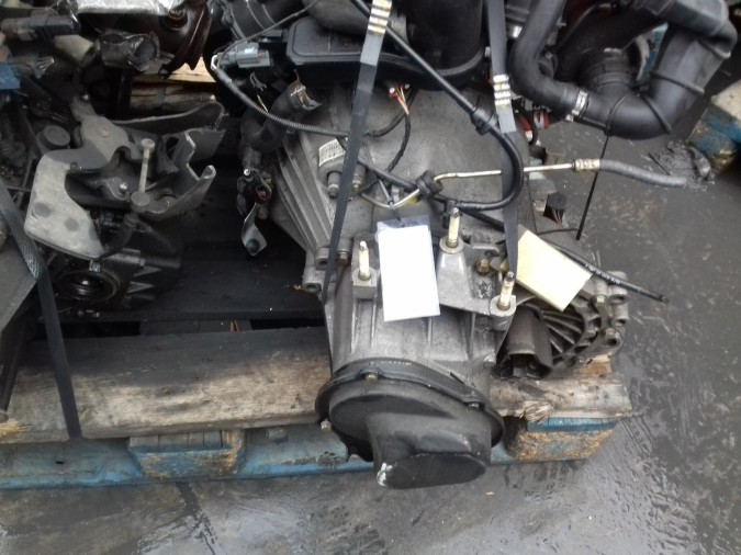 CAJA CAMBIOS FORD FIESTA 2001