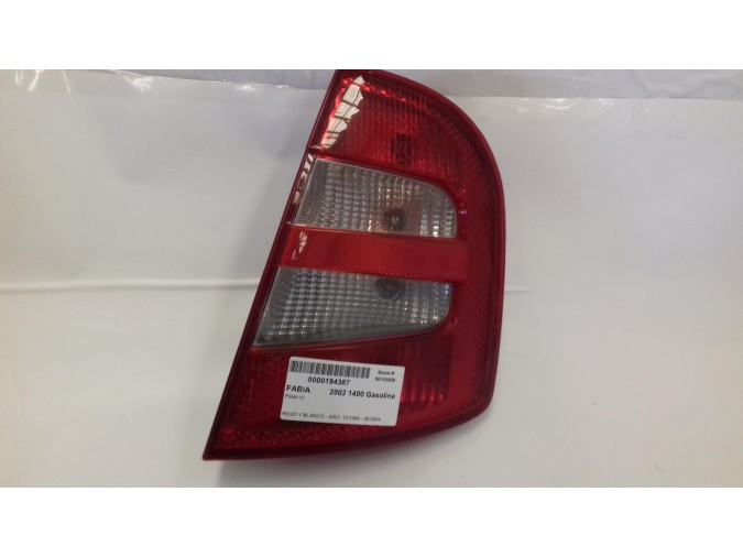 PILOTO TRASERO DERECHO SKODA FABIA 2002