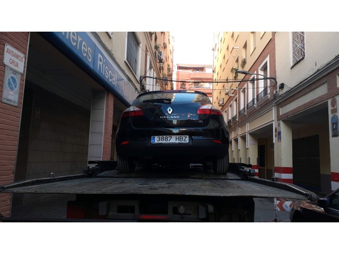 SUJEC.I.PARAGOLP.TR. RENAULT MÉGANE 2011