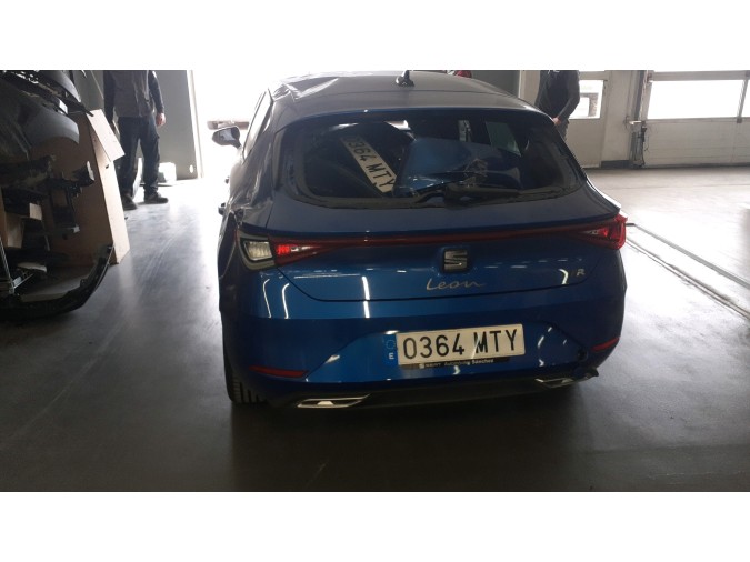 TAPON DEPOSIT.COMBUS SEAT LEON 2024