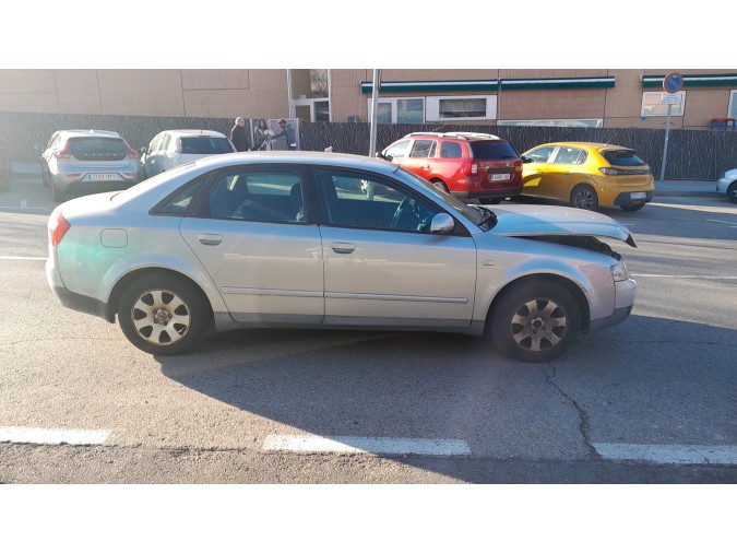 PARAGOLPES TRASERO AUDI A4 2001