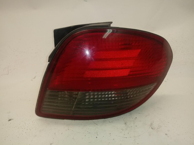 PILOTO TRASERO DERECHO HYUNDAI COUPE 1999