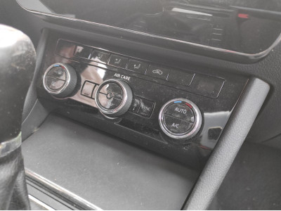 MANDO CALEFACCIÓN SKODA SUPERB 2018