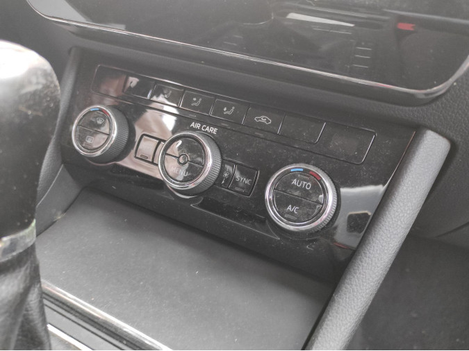 MANDO CALEFACCIÓN SKODA SUPERB 2018
