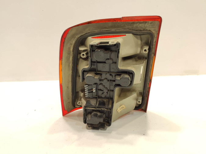 PILOTO TRASERO DERECHO RENAULT SCENIC 1990