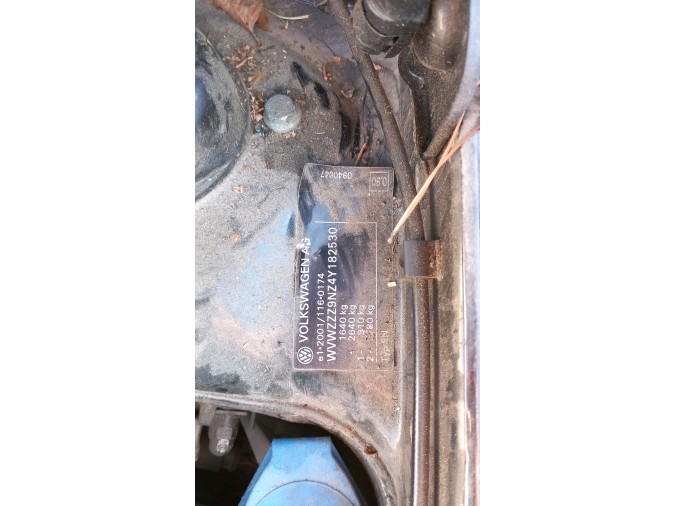Cerradura guantera VOLKSWAGEN POLO 2004