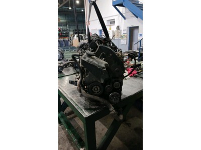 MOTOR CON ACCESORIOS Y CAJA DE CAMBIOS CITROEN SAXO 2000