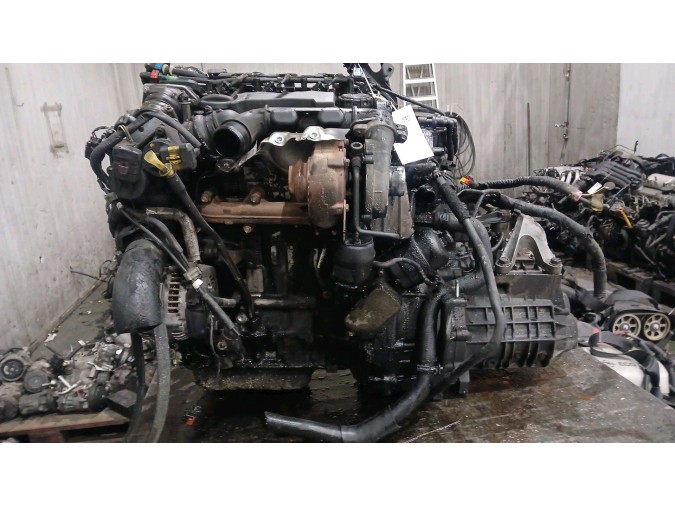 MOTOR CON ACCESORIOS Y CAJA DE CAMBIOS MAZDA 3