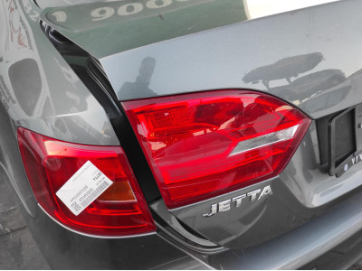 PILOTO TRASERO IZQUIERDO VOLKSWAGEN JETTA 2012